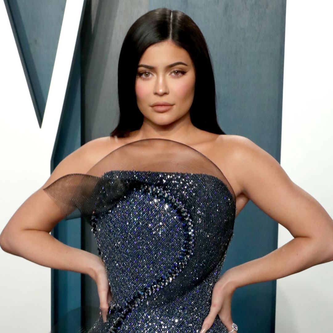 Kylie Jenner Is a Imaginative and prescient in White on Her Final Day of Filming Maintaining Up With the Kardashians – E! On-line